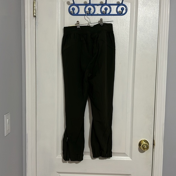 Lululemon pants - olive green size 4 - Picture 3 of 3